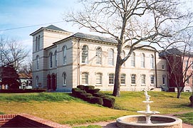 [photo, Dorchester County Courthouse,  206 High St., Cambridge, Maryland]